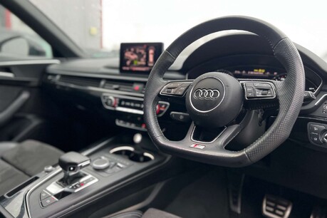 Audi A4 2.0 TDI 40 Black Edition S Tronic Euro 6 (s/s) 5dr 17