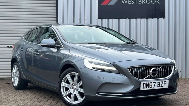 Volvo V40 2.0 D2 Inscription Euro 6 (s/s) 5dr Service History