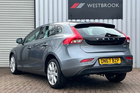 Volvo V40 2.0 D2 Inscription Euro 6 (s/s) 5dr 4