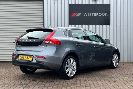 Volvo V40 2.0 D2 Inscription Euro 6 (s/s) 5dr 8