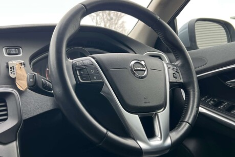 Volvo V40 2.0 D2 Inscription Euro 6 (s/s) 5dr 15