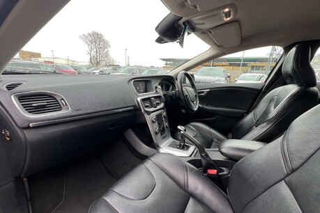 Volvo V40 2.0 D2 Inscription Euro 6 (s/s) 5dr 31