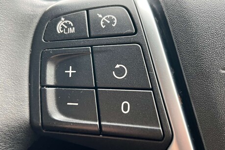 Volvo V40 2.0 D2 Inscription Euro 6 (s/s) 5dr 53