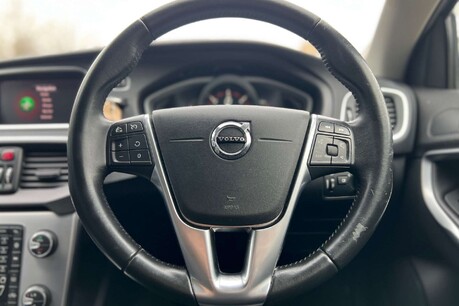 Volvo V40 2.0 D2 Inscription Euro 6 (s/s) 5dr 54