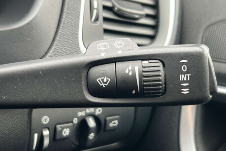Volvo V40 2.0 D2 Inscription Euro 6 (s/s) 5dr 56