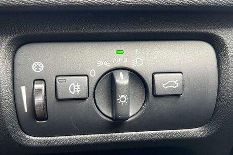 Volvo V40 2.0 D2 Inscription Euro 6 (s/s) 5dr 57