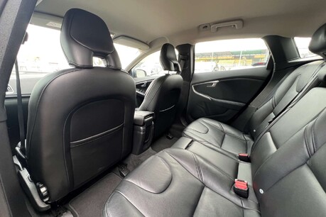 Volvo V40 2.0 D3 Inscription Euro 6 (s/s) 5dr 28