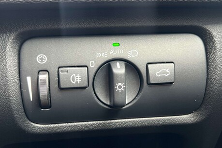 Volvo V40 2.0 D3 Inscription Euro 6 (s/s) 5dr 58