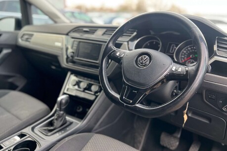 Volkswagen Touran 1.6 TDI BlueMotion Tech SE DSG Euro 6 (s/s) 5dr 17