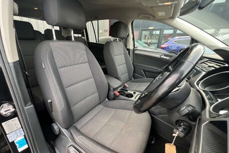 Volkswagen Touran 1.6 TDI BlueMotion Tech SE DSG Euro 6 (s/s) 5dr 19