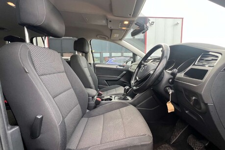 Volkswagen Touran 1.6 TDI BlueMotion Tech SE DSG Euro 6 (s/s) 5dr 20