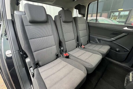 Volkswagen Touran 1.6 TDI BlueMotion Tech SE DSG Euro 6 (s/s) 5dr 21