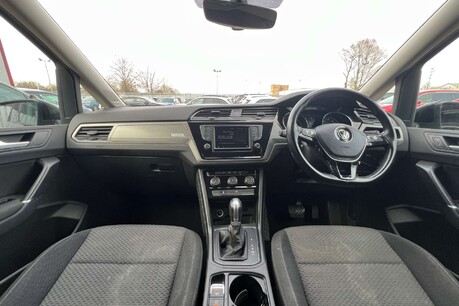 Volkswagen Touran 1.6 TDI BlueMotion Tech SE DSG Euro 6 (s/s) 5dr 13
