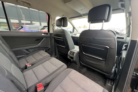 Volkswagen Touran 1.6 TDI BlueMotion Tech SE DSG Euro 6 (s/s) 5dr 25