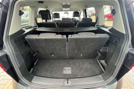 Volkswagen Touran 1.6 TDI BlueMotion Tech SE DSG Euro 6 (s/s) 5dr 57