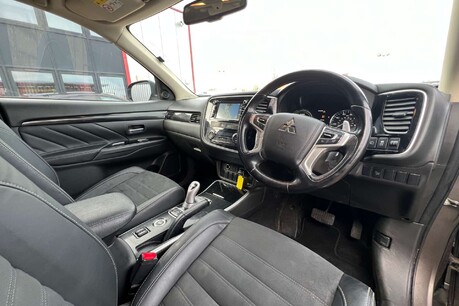 Mitsubishi Outlander 2.0h 12kWh Juro CVT 4WD Euro 6 (s/s) 5dr 16