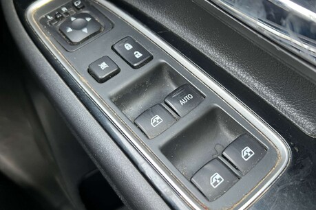 Mitsubishi Outlander 2.0h 12kWh Juro CVT 4WD Euro 6 (s/s) 5dr 55