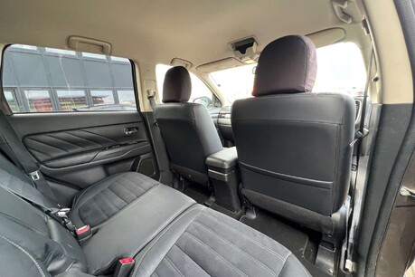 Mitsubishi Outlander 2.0h 12kWh Juro CVT 4WD Euro 6 (s/s) 5dr 25