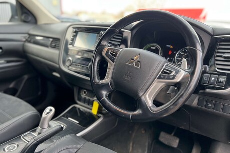 Mitsubishi Outlander 2.0h 12kWh Juro CVT 4WD Euro 6 (s/s) 5dr 17