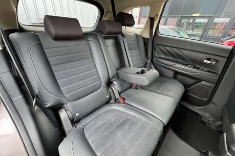 Mitsubishi Outlander 2.0h 12kWh Juro CVT 4WD Euro 6 (s/s) 5dr 21