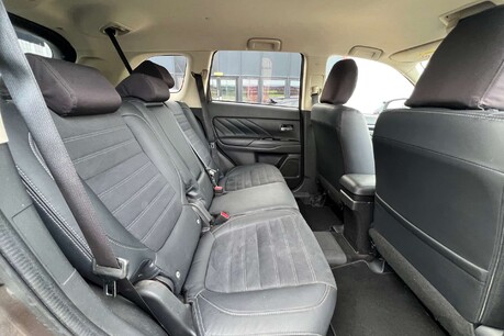 Mitsubishi Outlander 2.0h 12kWh Juro CVT 4WD Euro 6 (s/s) 5dr 24