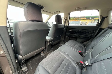 Mitsubishi Outlander 2.0h 12kWh Juro CVT 4WD Euro 6 (s/s) 5dr 28