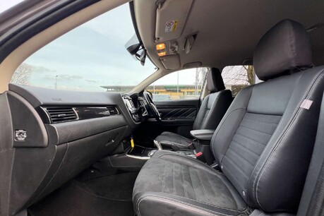 Mitsubishi Outlander 2.0h 12kWh Juro CVT 4WD Euro 6 (s/s) 5dr 30