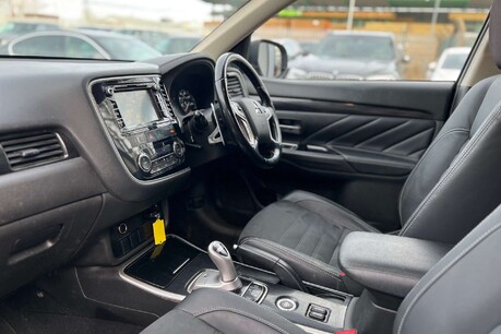 Mitsubishi Outlander 2.0h 12kWh Juro CVT 4WD Euro 6 (s/s) 5dr 32