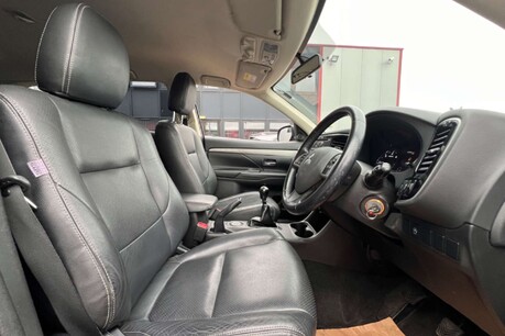 Mitsubishi Outlander 2.2 DI-D GX3 4WD Euro 5 (s/s) 5dr 24