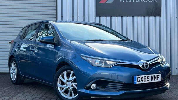 Toyota Auris 1.6 D-4D Business Edition Euro 6 (s/s) 5dr Service History