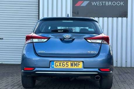 Toyota Auris 1.6 D-4D Business Edition Euro 6 (s/s) 5dr 3