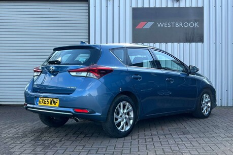 Toyota Auris 1.6 D-4D Business Edition Euro 6 (s/s) 5dr 8