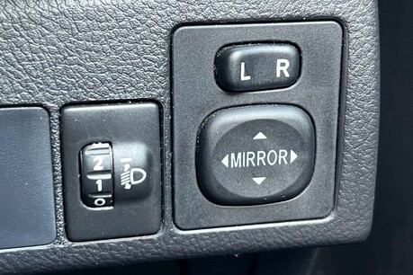 Toyota Auris 1.6 D-4D Business Edition Euro 6 (s/s) 5dr 52