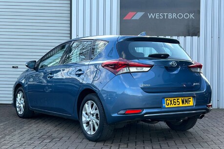 Toyota Auris 1.6 D-4D Business Edition Euro 6 (s/s) 5dr 4