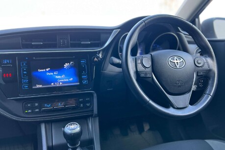 Toyota Auris 1.6 D-4D Business Edition Euro 6 (s/s) 5dr 14