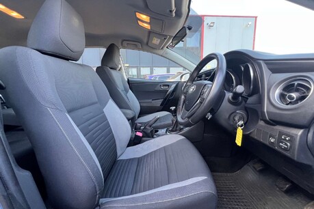 Toyota Auris 1.6 D-4D Business Edition Euro 6 (s/s) 5dr 20
