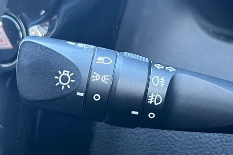 Toyota Auris 1.6 D-4D Business Edition Euro 6 (s/s) 5dr 46