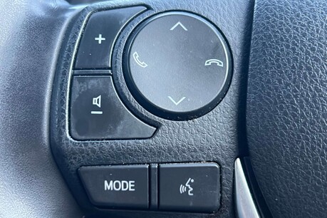 Toyota Auris 1.6 D-4D Business Edition Euro 6 (s/s) 5dr 47
