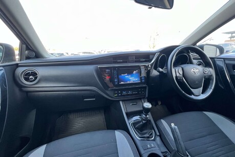 Toyota Auris 1.6 D-4D Business Edition Euro 6 (s/s) 5dr 33