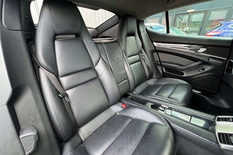 Porsche Panamera 3.0D V6 TiptronicS Euro 5 5dr 34