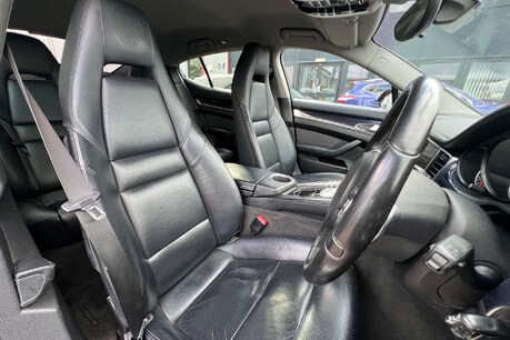 Porsche Panamera 3.0D V6 TiptronicS Euro 5 5dr 30