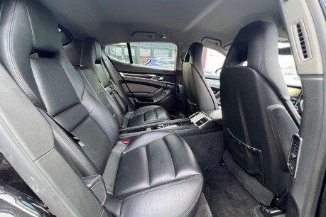 Porsche Panamera 3.0D V6 TiptronicS Euro 5 5dr 36