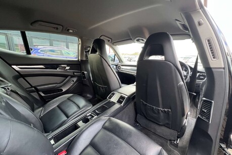 Porsche Panamera 3.0D V6 TiptronicS Euro 5 5dr 37