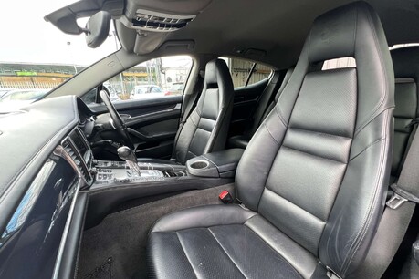Porsche Panamera 3.0D V6 TiptronicS Euro 5 5dr 41