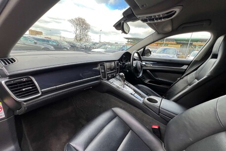 Porsche Panamera 3.0D V6 TiptronicS Euro 5 5dr 44