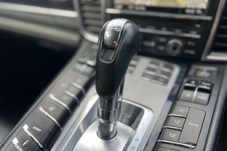 Porsche Panamera 3.0D V6 TiptronicS Euro 5 5dr 61