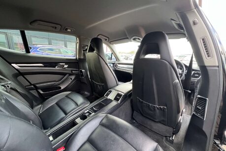 Porsche Panamera 3.0D V6 TiptronicS Euro 5 5dr 37