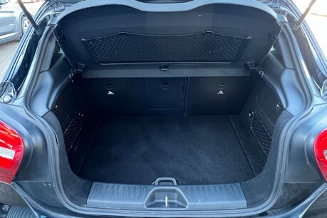 Mercedes-Benz A Class 1.5 A180d AMG Line Euro 6 (s/s) 5dr 51