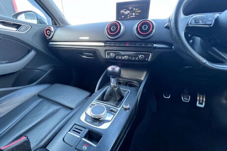 Audi S3 2.0 TFSI quattro Euro 6 (s/s) 4dr 44