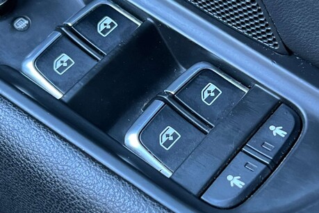Audi S3 2.0 TFSI quattro Euro 6 (s/s) 4dr 73